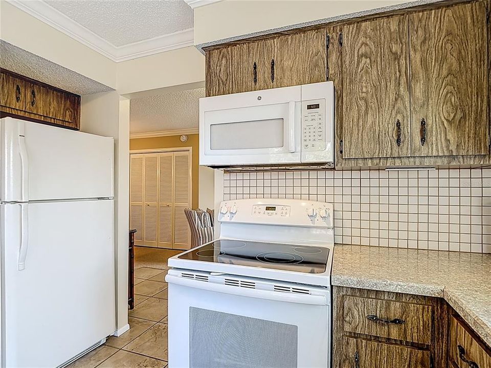 На продажу: $139,900 (2 спален, 2 ванн, 1144 Квадратных фут)