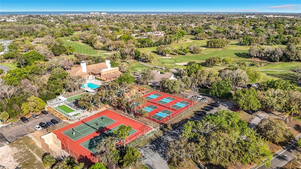 На продажу: $139,900 (2 спален, 2 ванн, 1144 Квадратных фут)