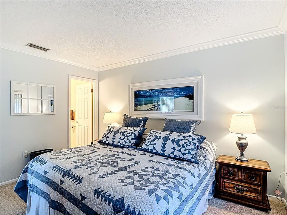 На продажу: $139,900 (2 спален, 2 ванн, 1144 Квадратных фут)