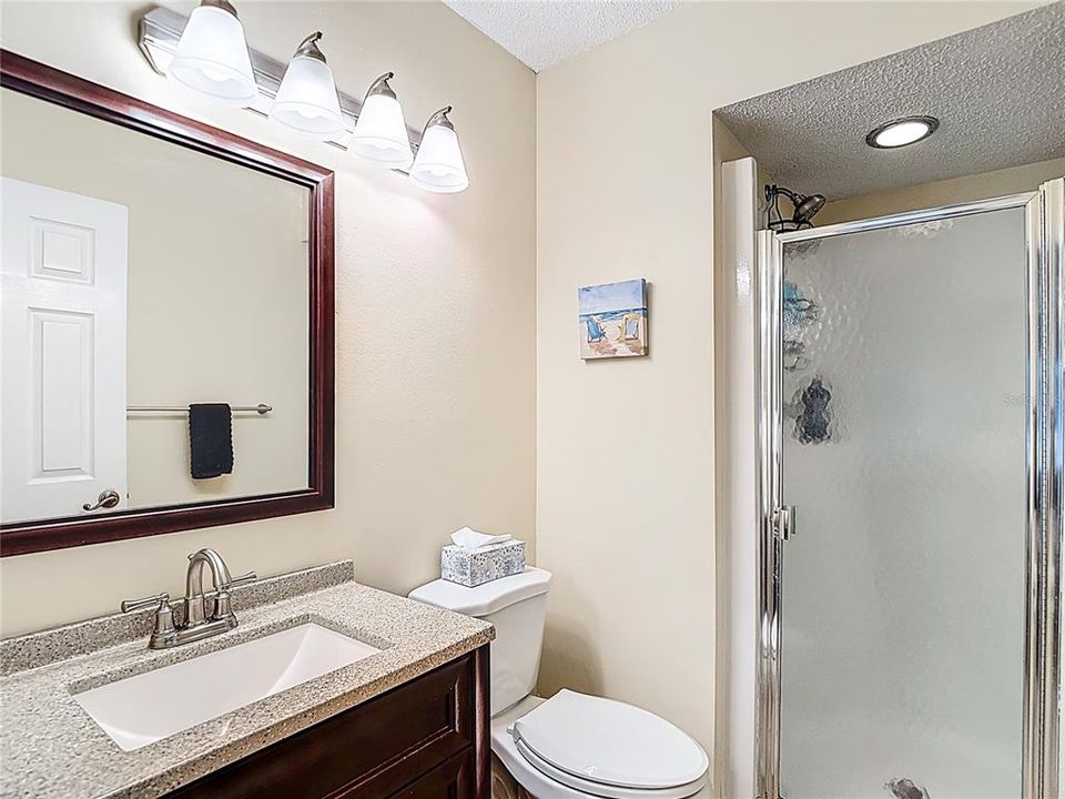 На продажу: $139,900 (2 спален, 2 ванн, 1144 Квадратных фут)