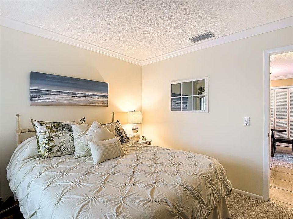 На продажу: $139,900 (2 спален, 2 ванн, 1144 Квадратных фут)