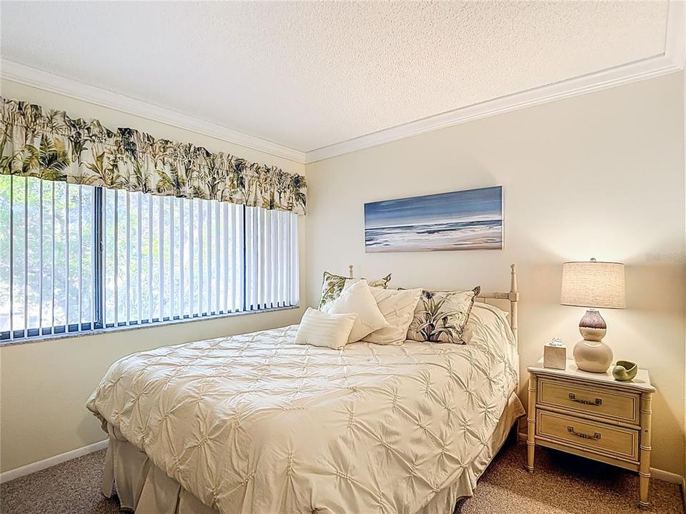 На продажу: $139,900 (2 спален, 2 ванн, 1144 Квадратных фут)