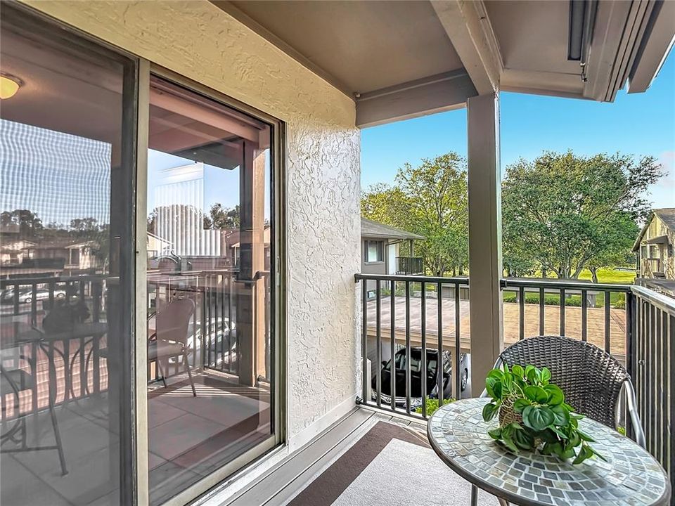 На продажу: $139,900 (2 спален, 2 ванн, 1144 Квадратных фут)