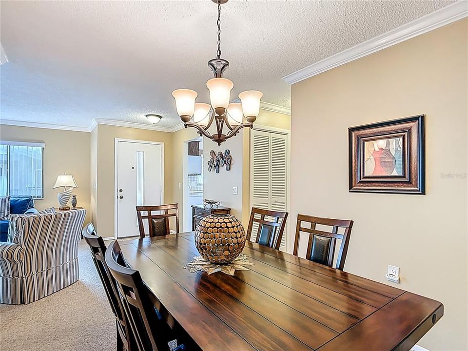 На продажу: $139,900 (2 спален, 2 ванн, 1144 Квадратных фут)