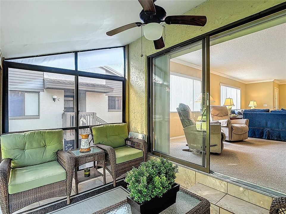 На продажу: $139,900 (2 спален, 2 ванн, 1144 Квадратных фут)