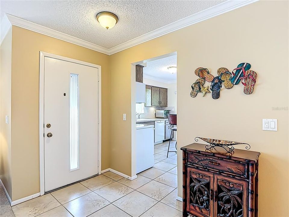 На продажу: $139,900 (2 спален, 2 ванн, 1144 Квадратных фут)