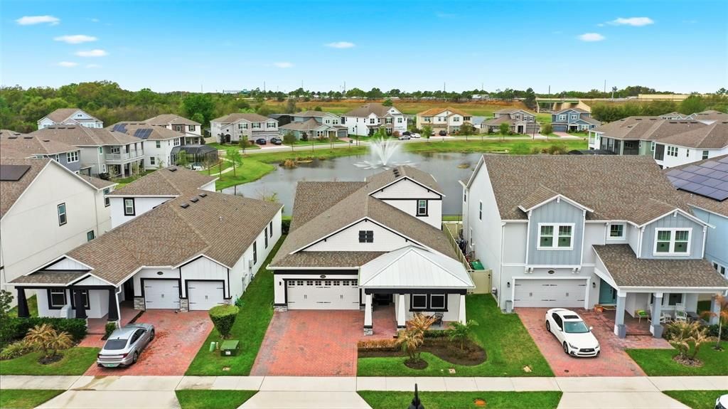 合同活跃: $939,000 (4 贝兹, 4 浴室, 2881 平方英尺)