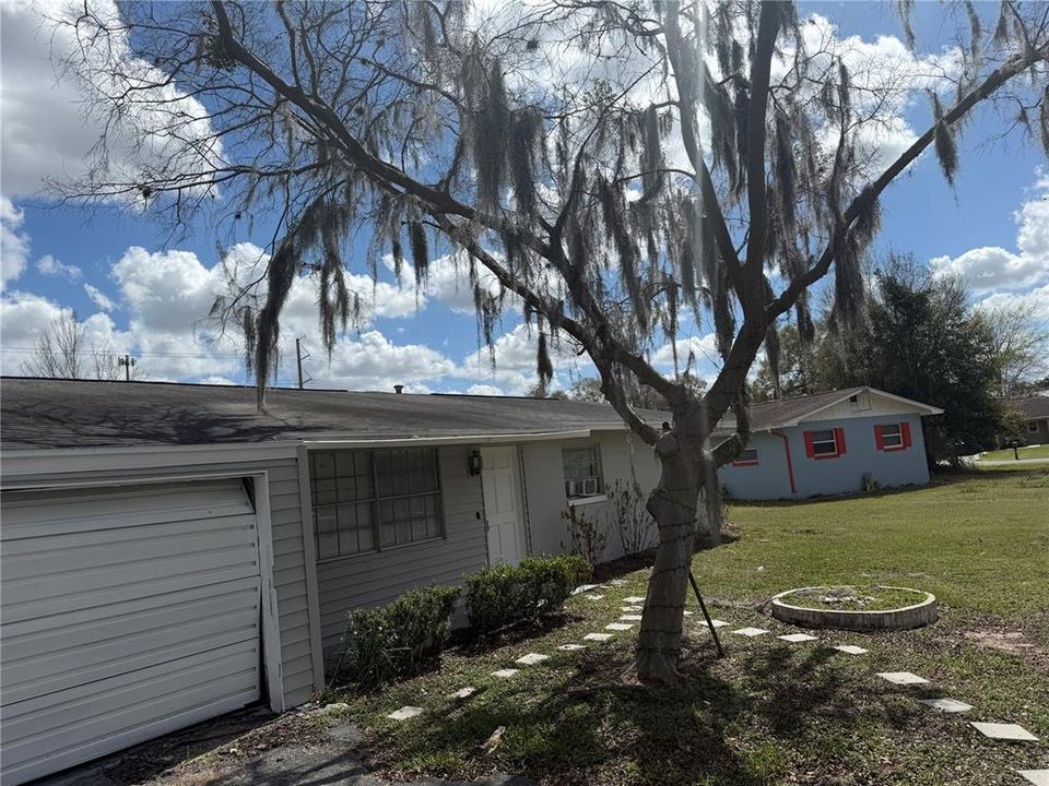 For Rent: $1,550 (3 beds, 2 baths, 1264 Square Feet)