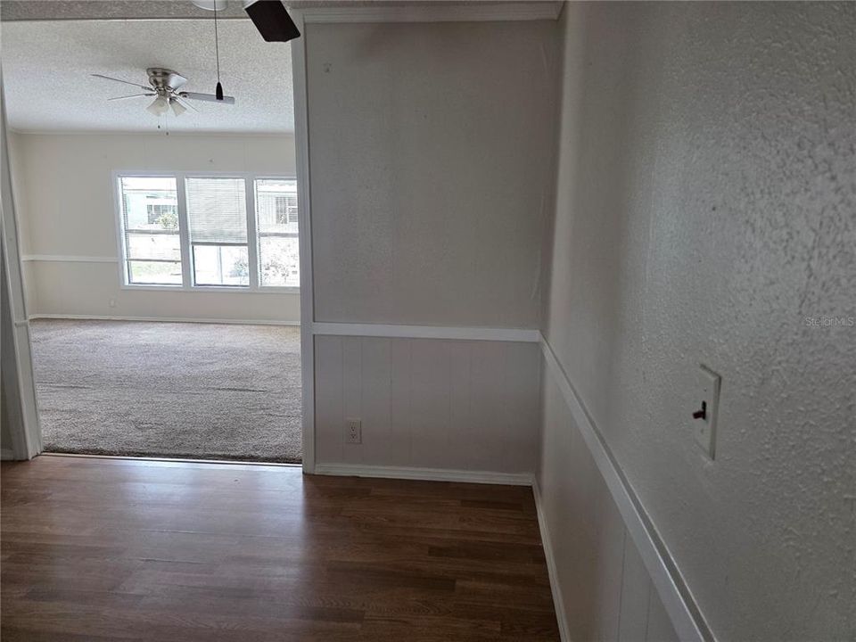 For Rent: $1,350 (3 beds, 2 baths, 1188 Square Feet)