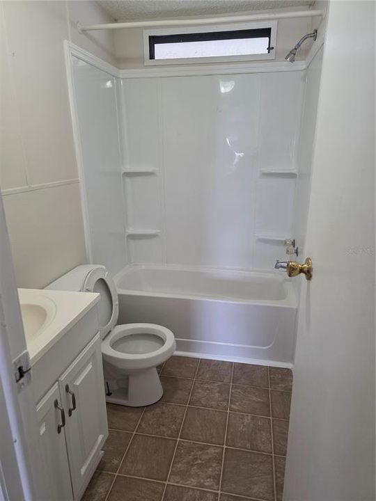 For Rent: $1,350 (3 beds, 2 baths, 1188 Square Feet)