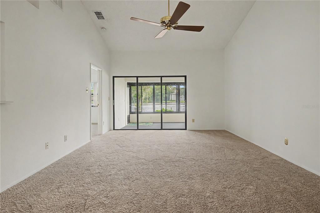 Activo con contrato: $289,900 (3 camas, 2 baños, 1280 Pies cuadrados)