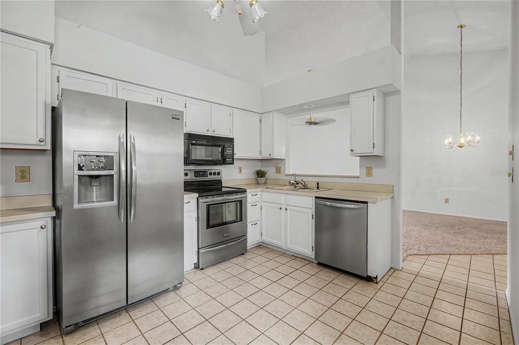 Activo con contrato: $289,900 (3 camas, 2 baños, 1280 Pies cuadrados)