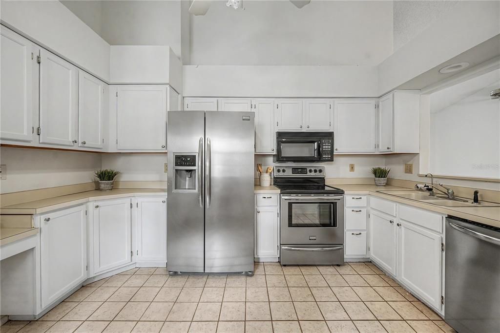 Activo con contrato: $289,900 (3 camas, 2 baños, 1280 Pies cuadrados)