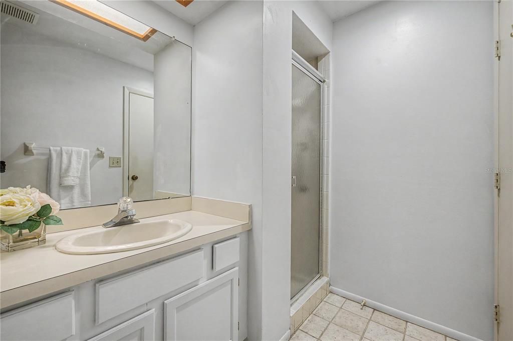 Activo con contrato: $289,900 (3 camas, 2 baños, 1280 Pies cuadrados)
