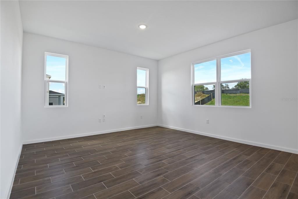 Active With Contract: $424,999 (5 beds, 3 baths, 3030 Square Feet)