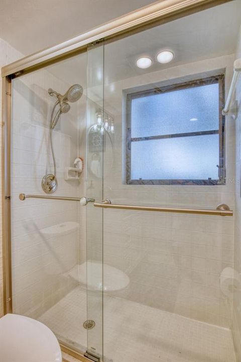 Active With Contract: $2,250 (3 beds, 2 baths, 1529 Square Feet)