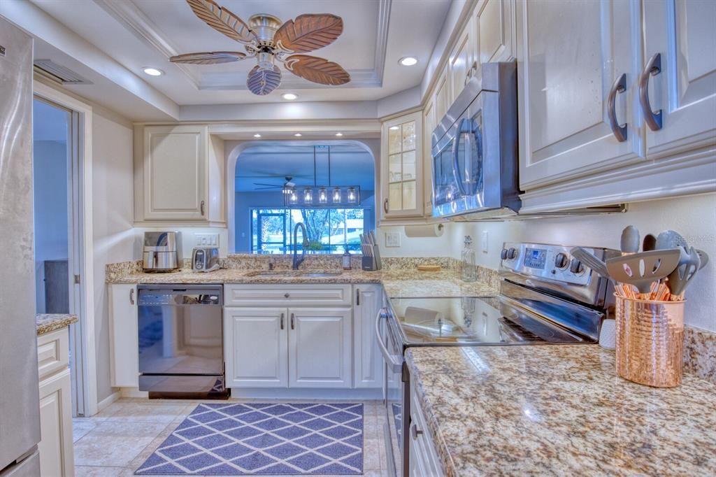 Active With Contract: $2,250 (3 beds, 2 baths, 1529 Square Feet)