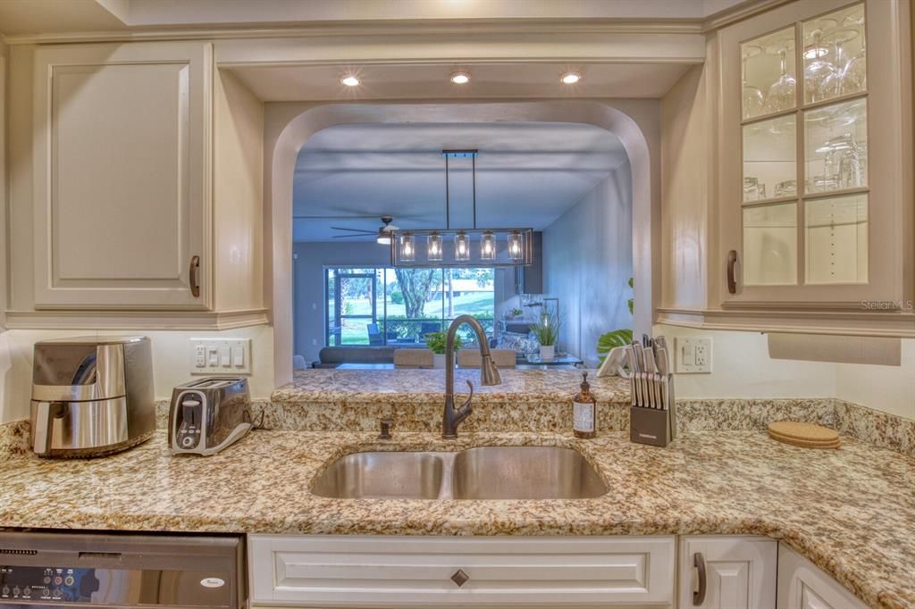 Active With Contract: $2,250 (3 beds, 2 baths, 1529 Square Feet)