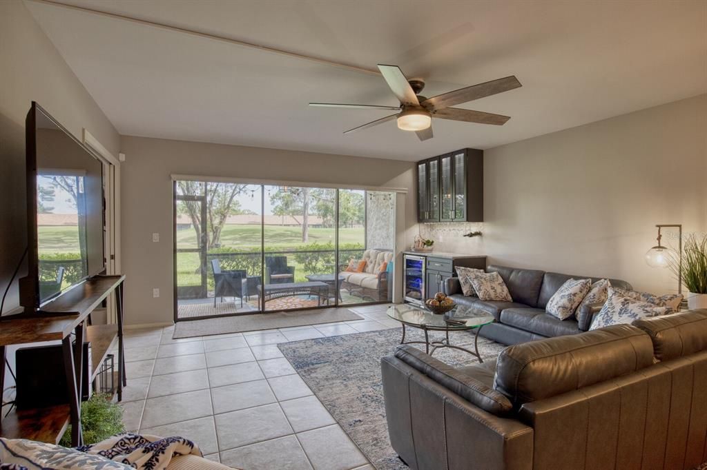 Active With Contract: $2,250 (3 beds, 2 baths, 1529 Square Feet)