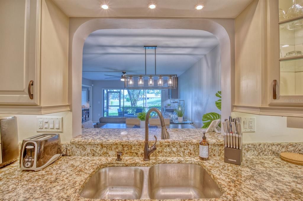 Active With Contract: $2,250 (3 beds, 2 baths, 1529 Square Feet)