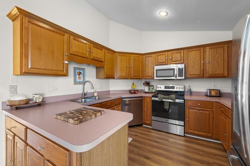Activo con contrato: $427,000 (3 camas, 2 baños, 1273 Pies cuadrados)