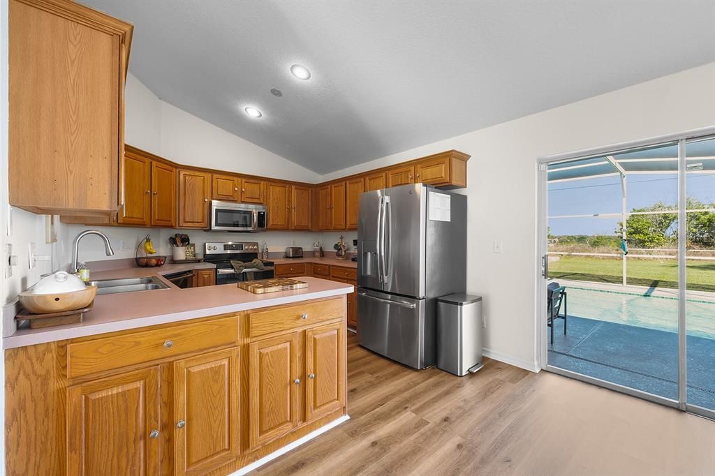 Activo con contrato: $427,000 (3 camas, 2 baños, 1273 Pies cuadrados)