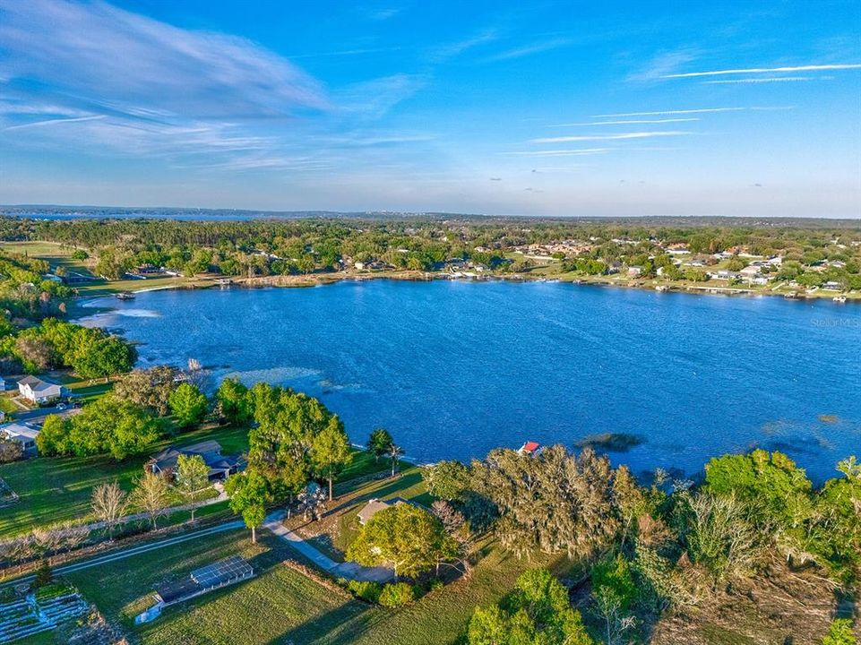 Activo con contrato: $427,000 (3 camas, 2 baños, 1273 Pies cuadrados)