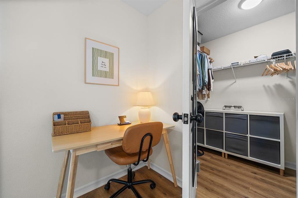 Activo con contrato: $427,000 (3 camas, 2 baños, 1273 Pies cuadrados)
