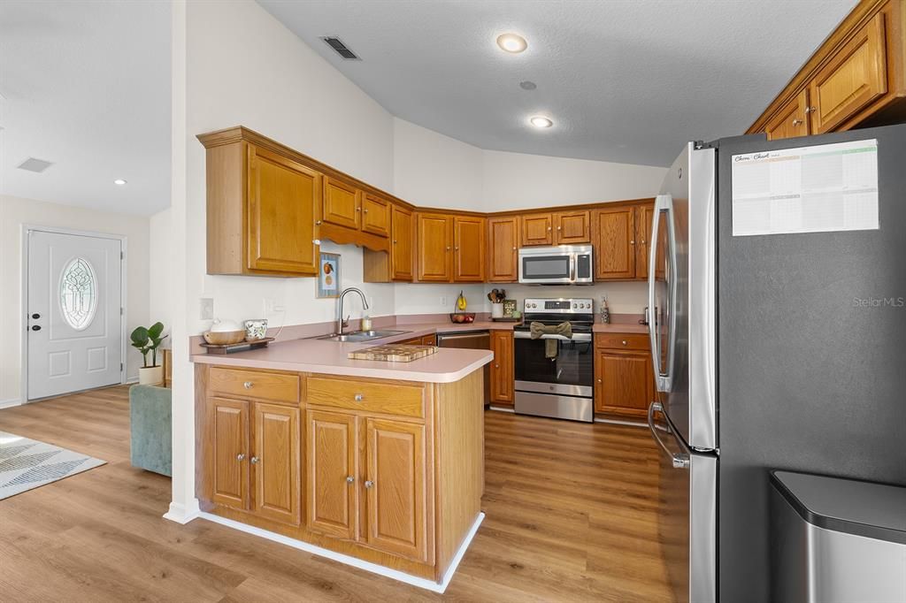 Activo con contrato: $427,000 (3 camas, 2 baños, 1273 Pies cuadrados)