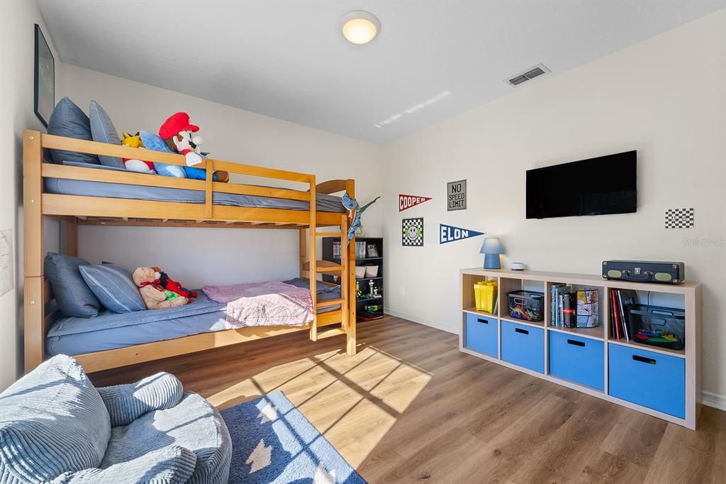 Activo con contrato: $427,000 (3 camas, 2 baños, 1273 Pies cuadrados)
