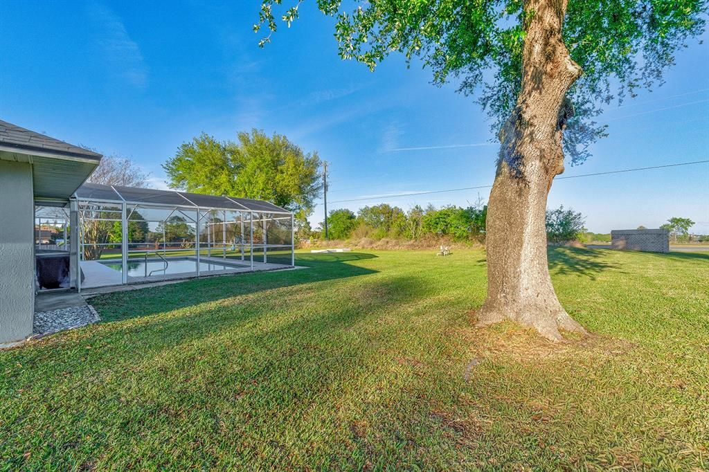 Activo con contrato: $427,000 (3 camas, 2 baños, 1273 Pies cuadrados)