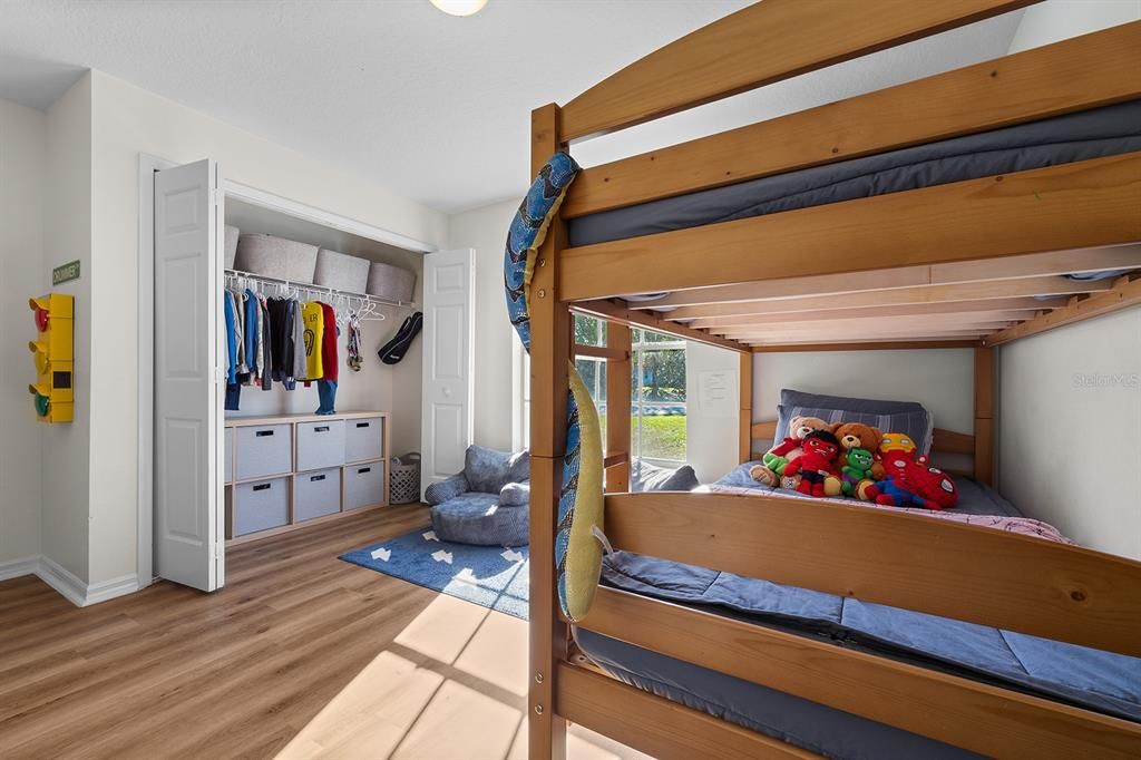 Activo con contrato: $427,000 (3 camas, 2 baños, 1273 Pies cuadrados)