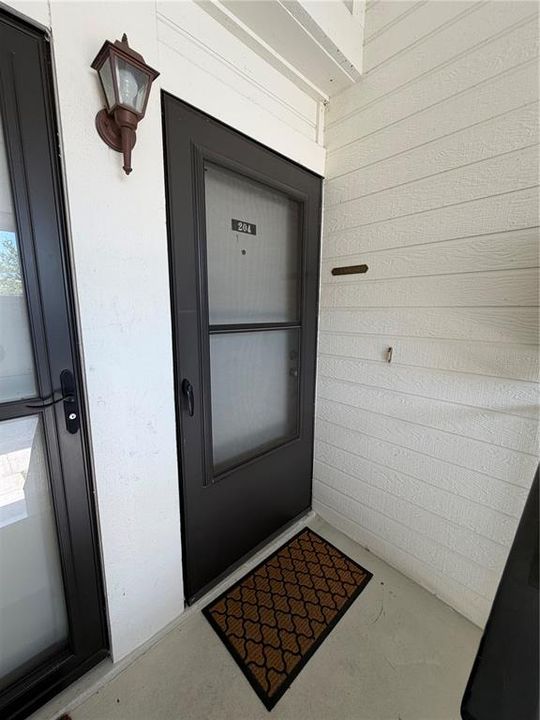 For Sale: $195,000 (2 beds, 2 baths, 879 Square Feet)