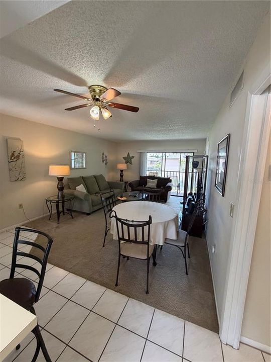 For Sale: $195,000 (2 beds, 2 baths, 879 Square Feet)