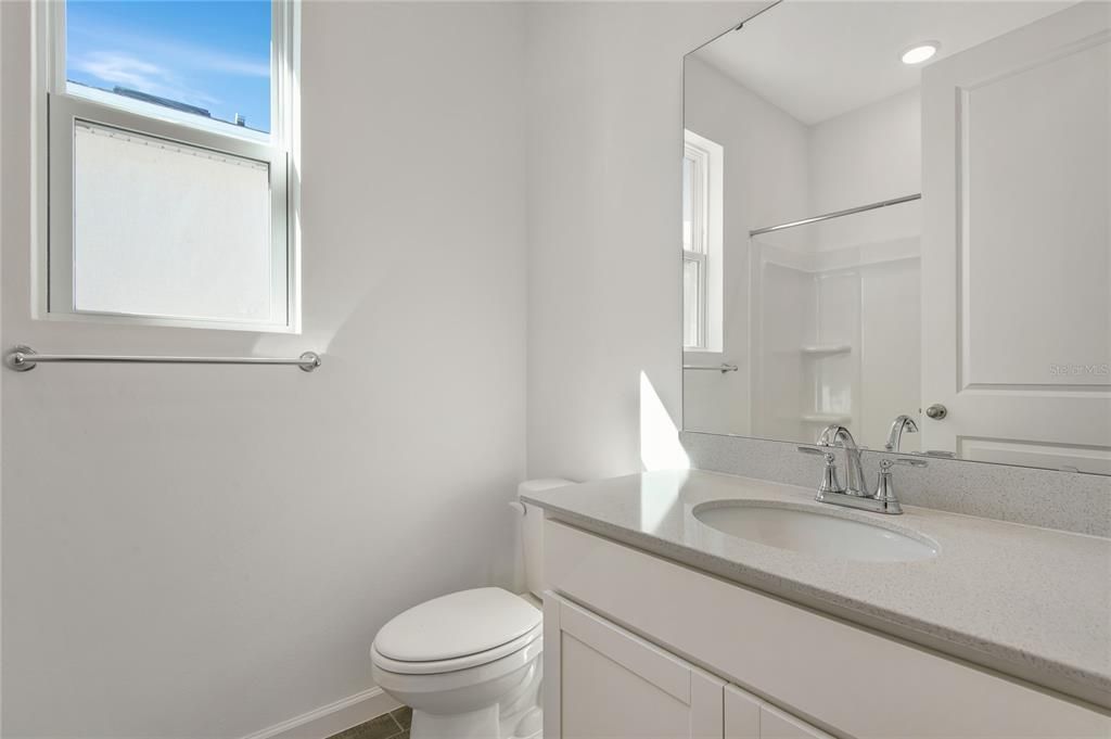 Activo con contrato: $329,999 (4 camas, 3 baños, 2077 Pies cuadrados)