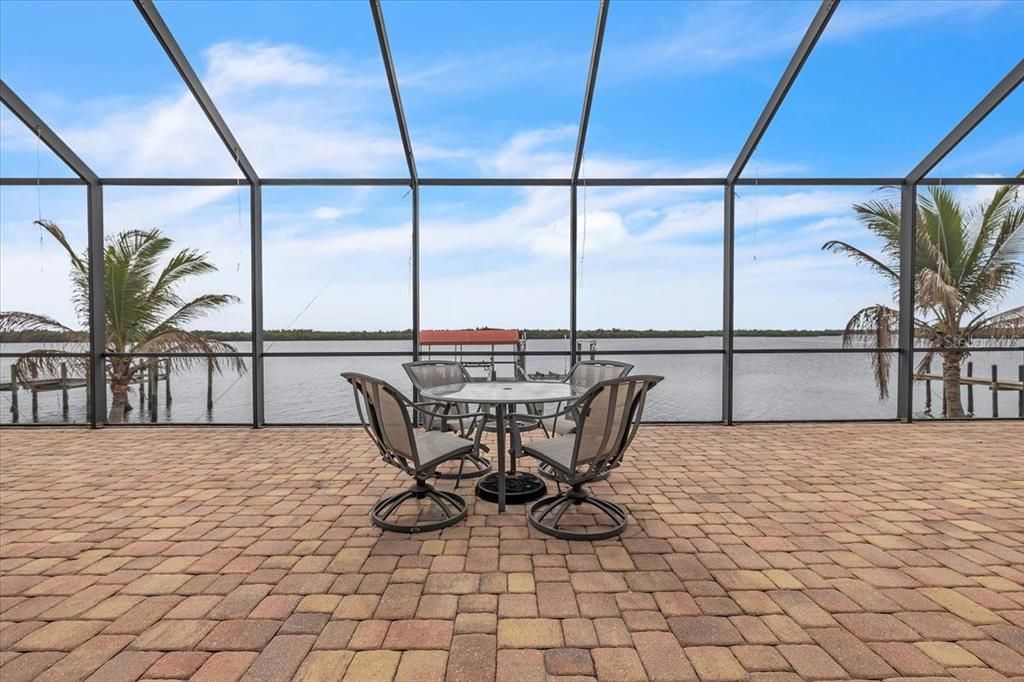 For Sale: $829,900 (4 beds, 2 baths, 2552 Square Feet)