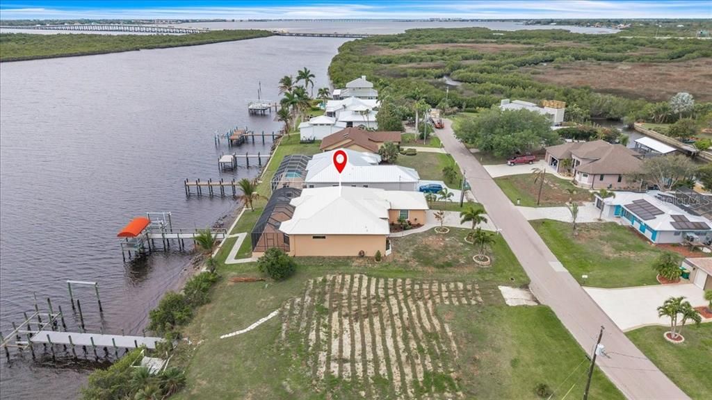 For Sale: $829,900 (4 beds, 2 baths, 2552 Square Feet)