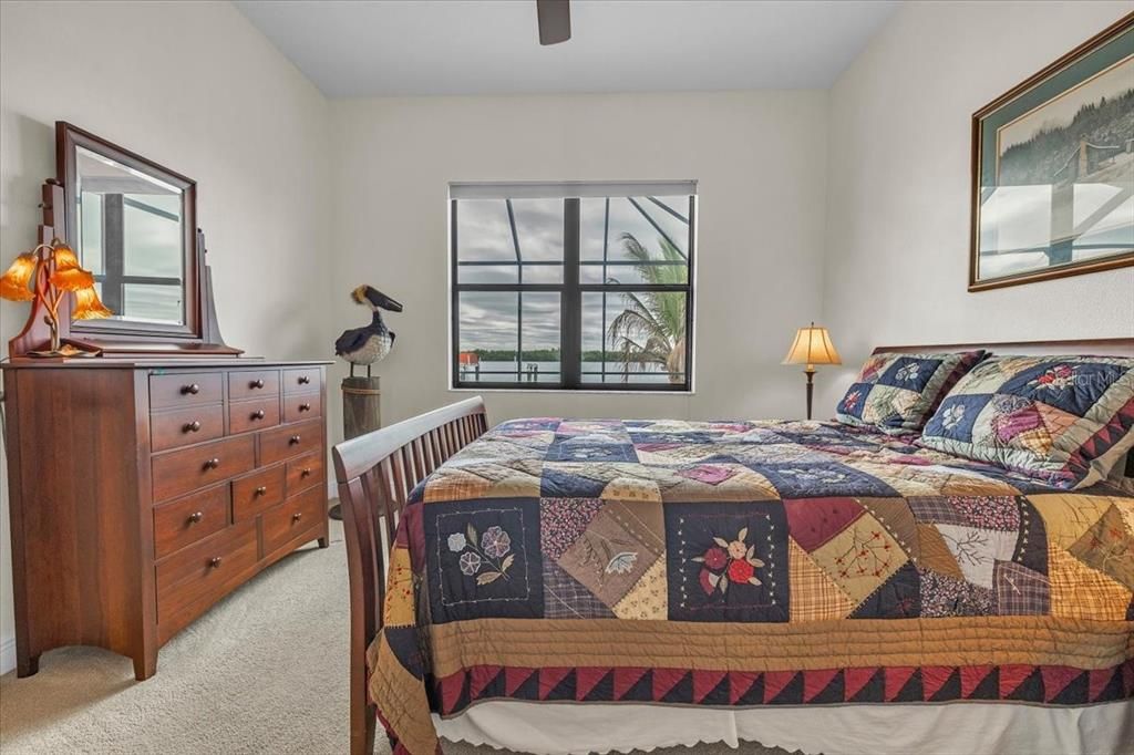 For Sale: $829,900 (4 beds, 2 baths, 2552 Square Feet)