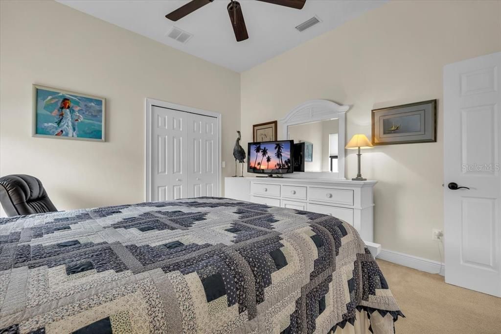 For Sale: $829,900 (4 beds, 2 baths, 2552 Square Feet)