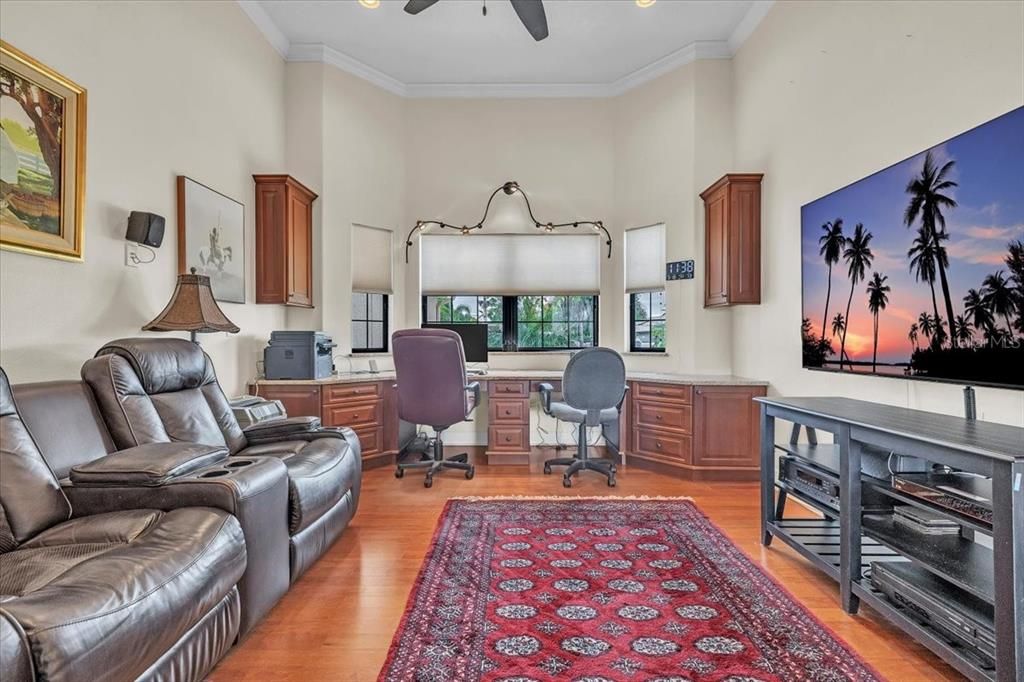 For Sale: $829,900 (4 beds, 2 baths, 2552 Square Feet)