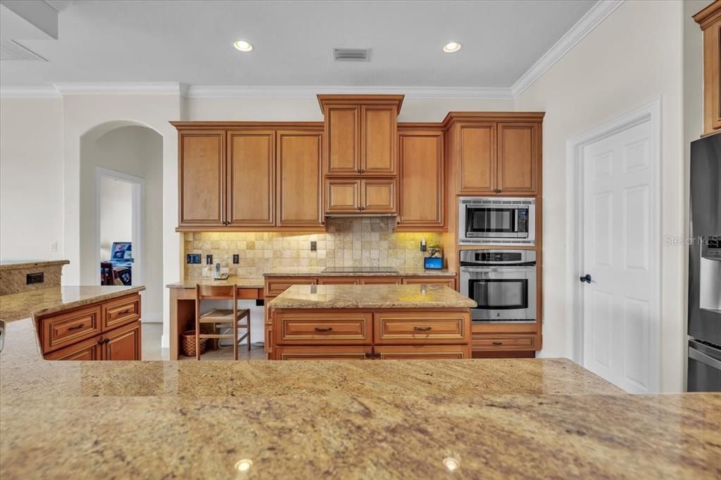 For Sale: $829,900 (4 beds, 2 baths, 2552 Square Feet)