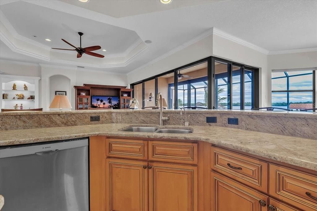For Sale: $829,900 (4 beds, 2 baths, 2552 Square Feet)