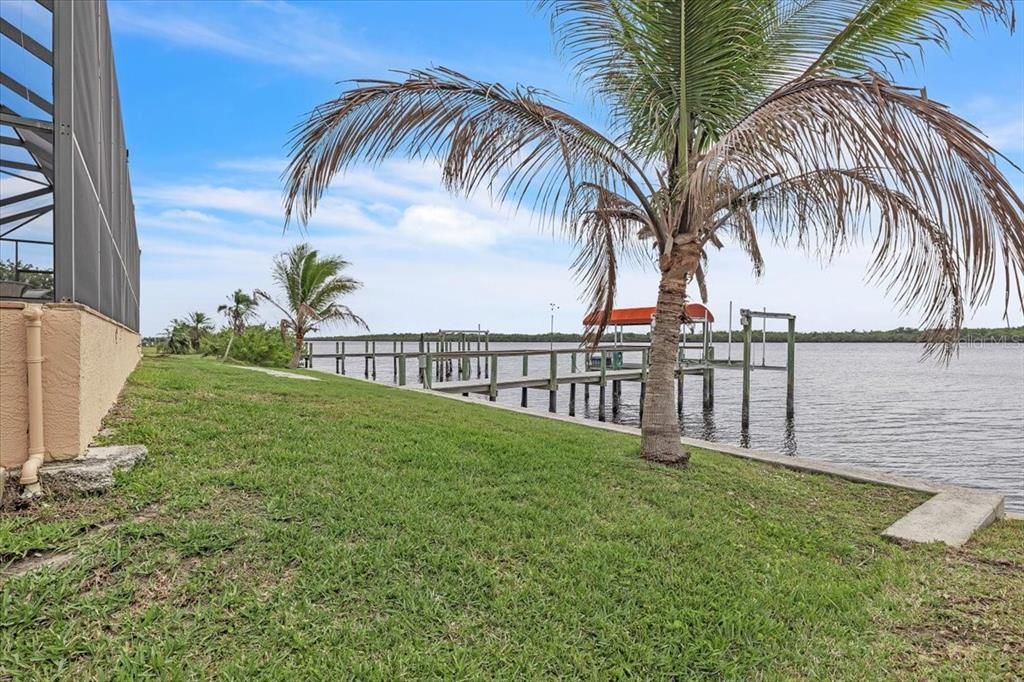 For Sale: $829,900 (4 beds, 2 baths, 2552 Square Feet)
