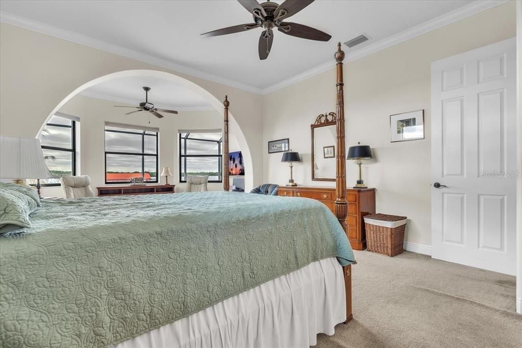For Sale: $829,900 (4 beds, 2 baths, 2552 Square Feet)