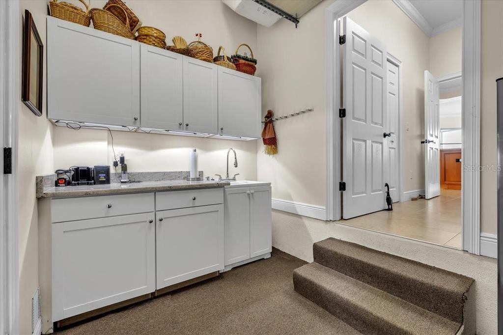 For Sale: $829,900 (4 beds, 2 baths, 2552 Square Feet)