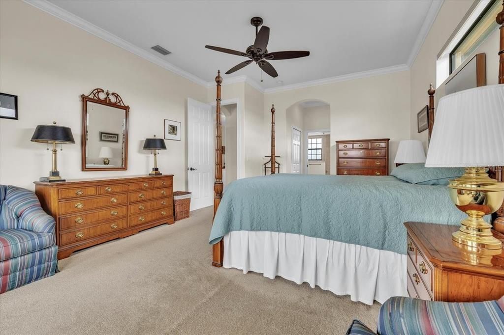 For Sale: $829,900 (4 beds, 2 baths, 2552 Square Feet)