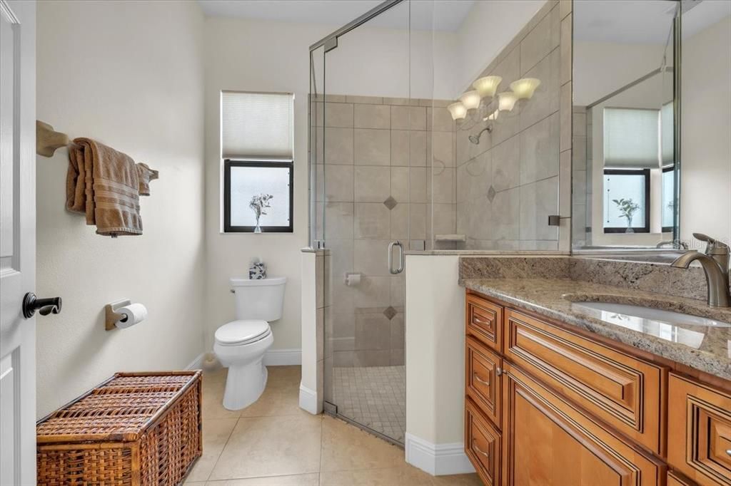 For Sale: $829,900 (4 beds, 2 baths, 2552 Square Feet)