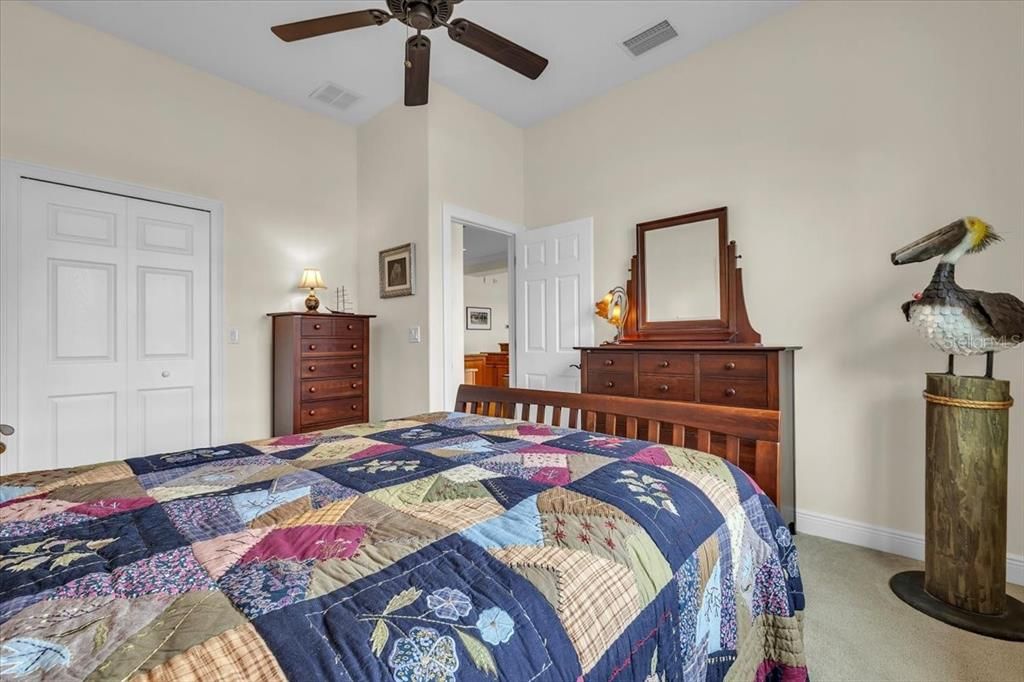 For Sale: $829,900 (4 beds, 2 baths, 2552 Square Feet)