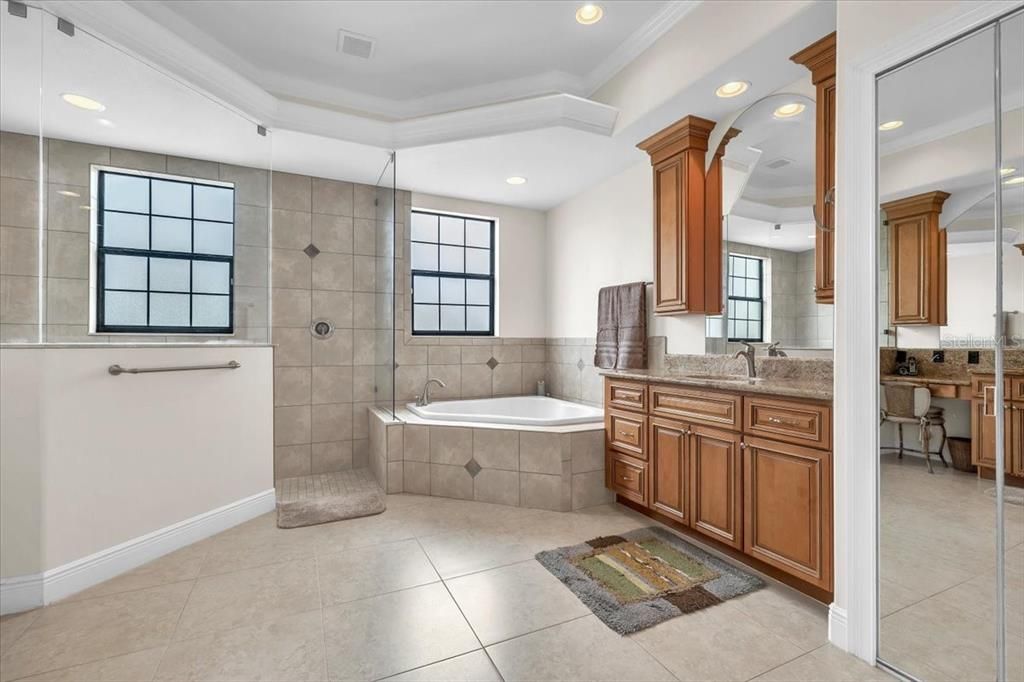 For Sale: $829,900 (4 beds, 2 baths, 2552 Square Feet)