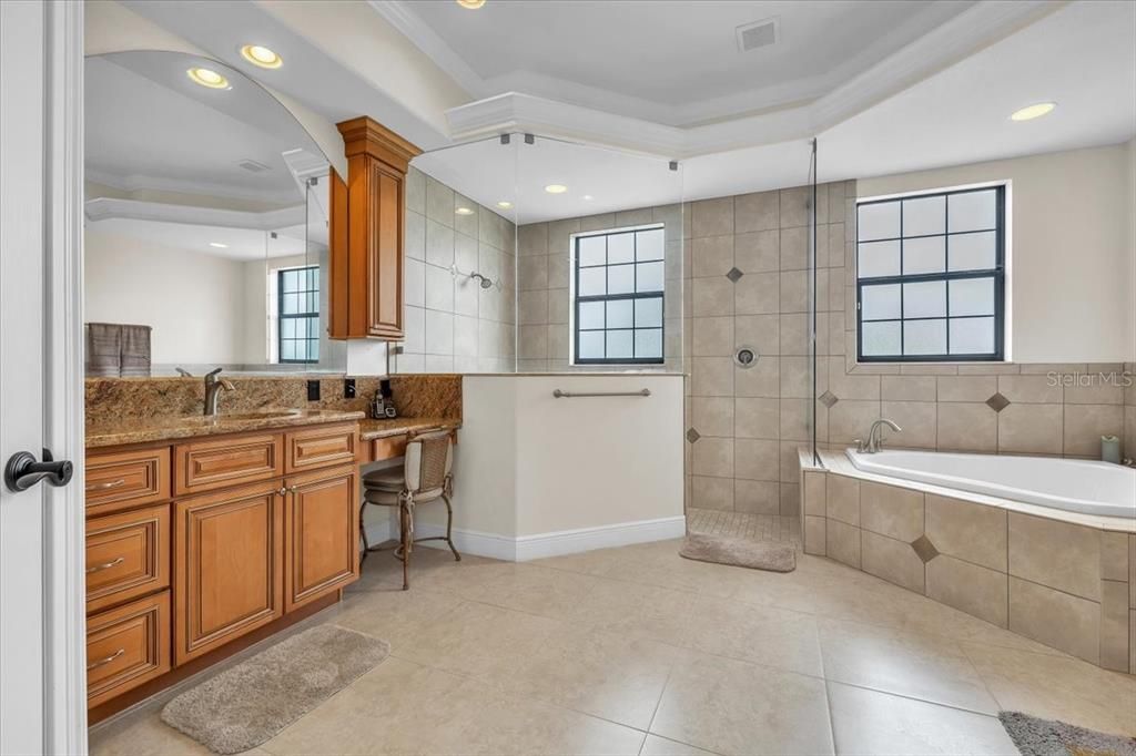 For Sale: $829,900 (4 beds, 2 baths, 2552 Square Feet)